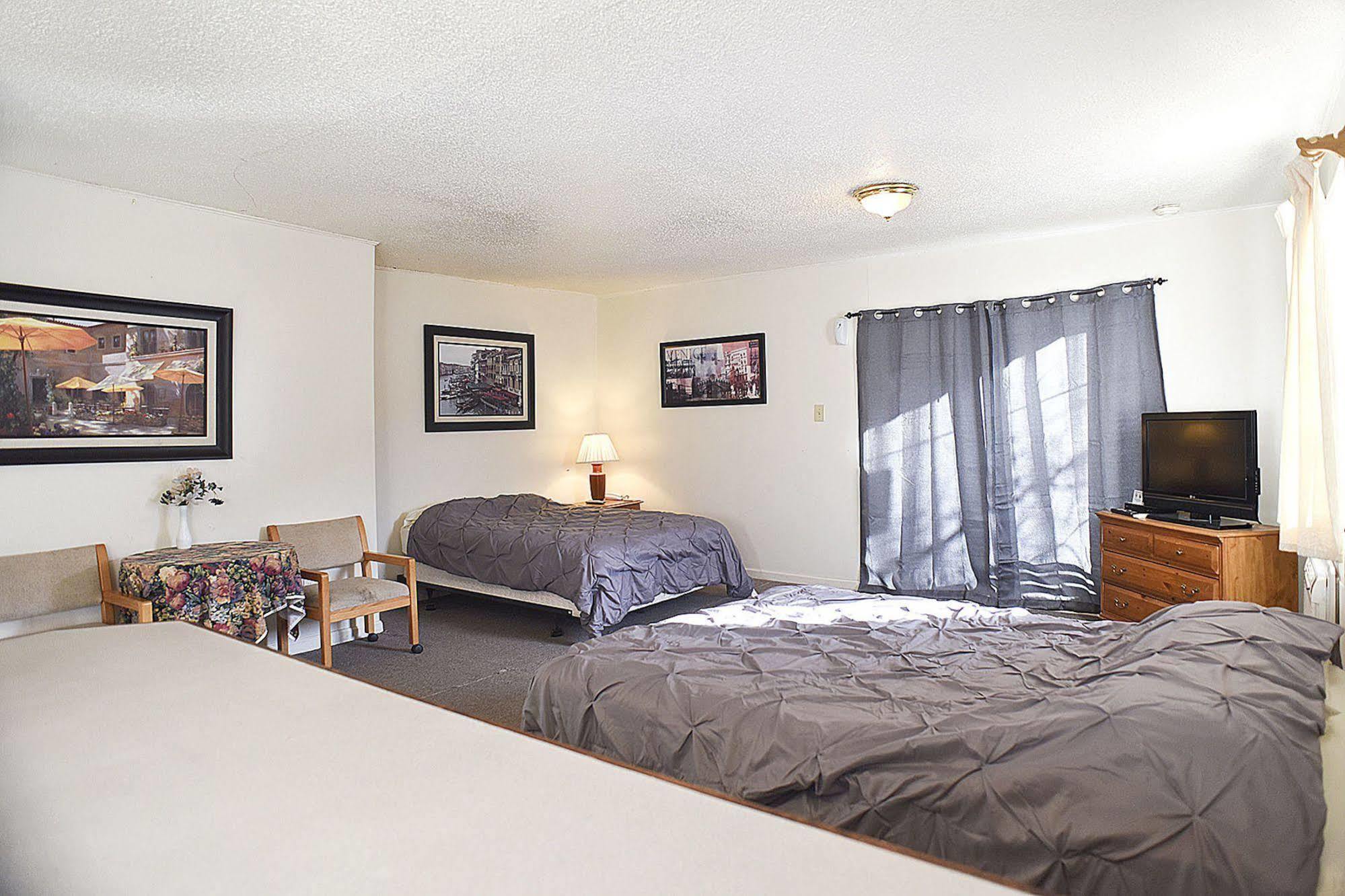H&H Motor Lodge Idaho Springs Exterior photo